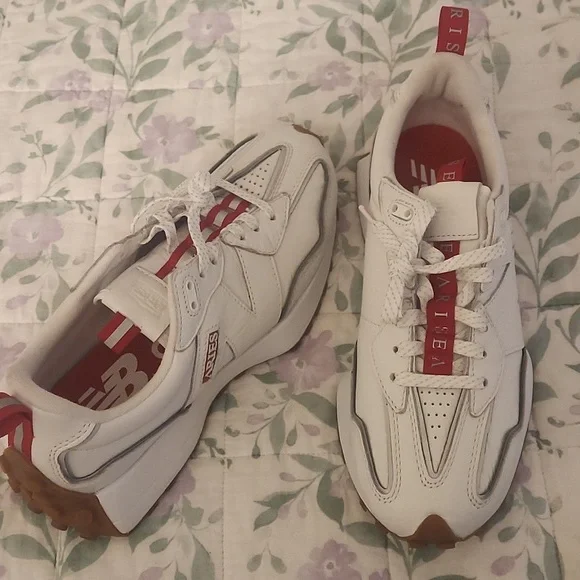 New Balance 327 Aries NWT - Picture 4 of 8